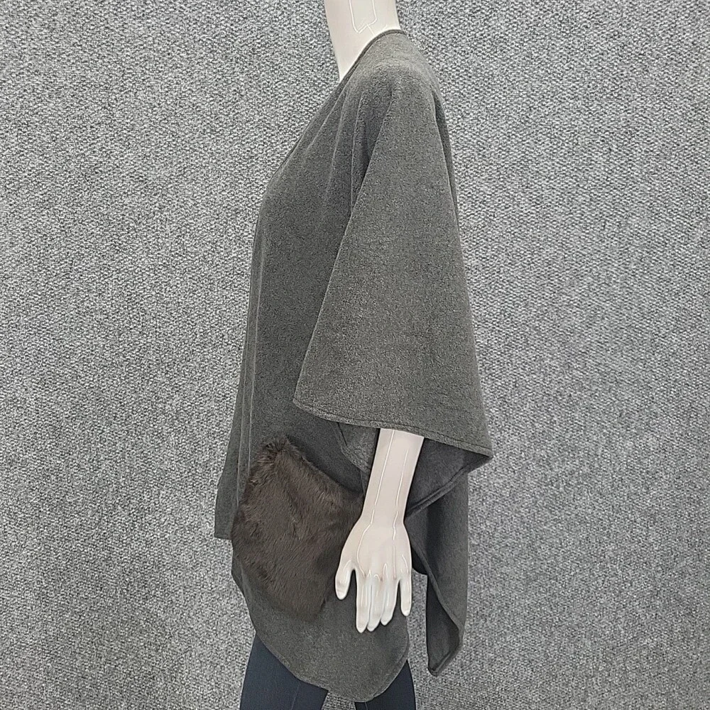 Joan Rivers Polar Fleece Ruana with Faux Fur Pockets One Size Plus Gray Topper